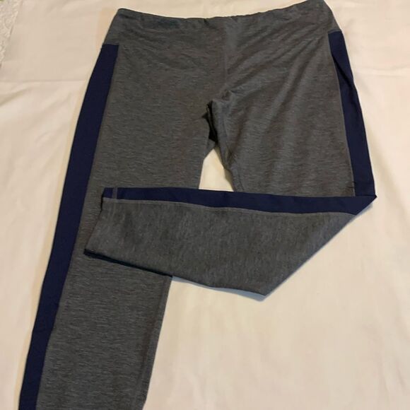 Brooks Size XL gray athletic pants with navy blue sides - Picture 1 of 10